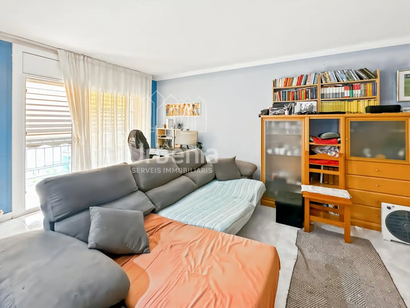 Living room of Flat for sale in Mataró  with Terrace and Furnished