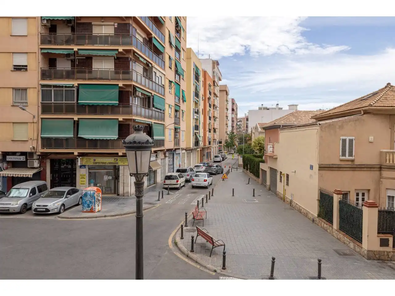 Exterior view of Flat for sale in Valencia  with Air Conditioner and Balcony