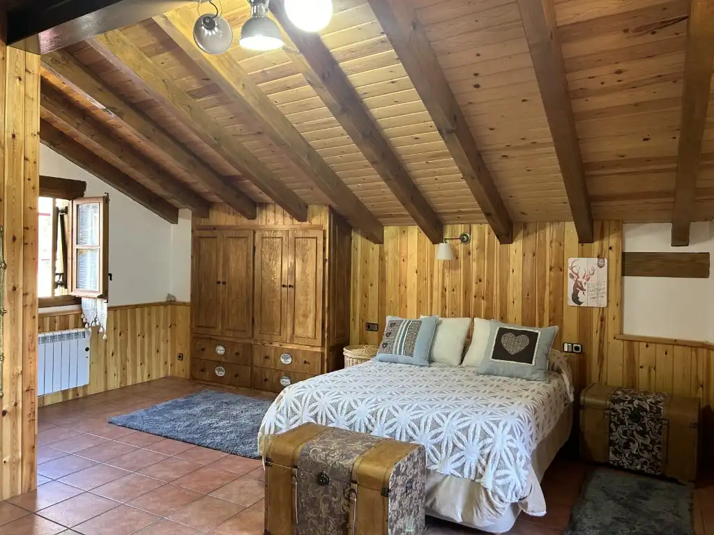 Dormitori de Casa o xalet en venda en Esterri d'Àneu