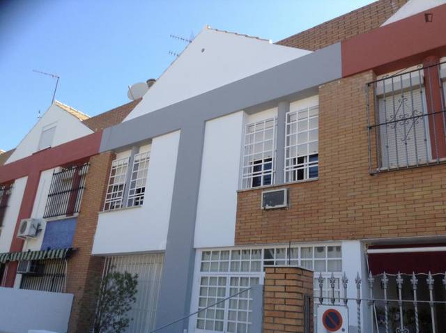 Casa-chalet en Alquiler en Colores -  Entreparques