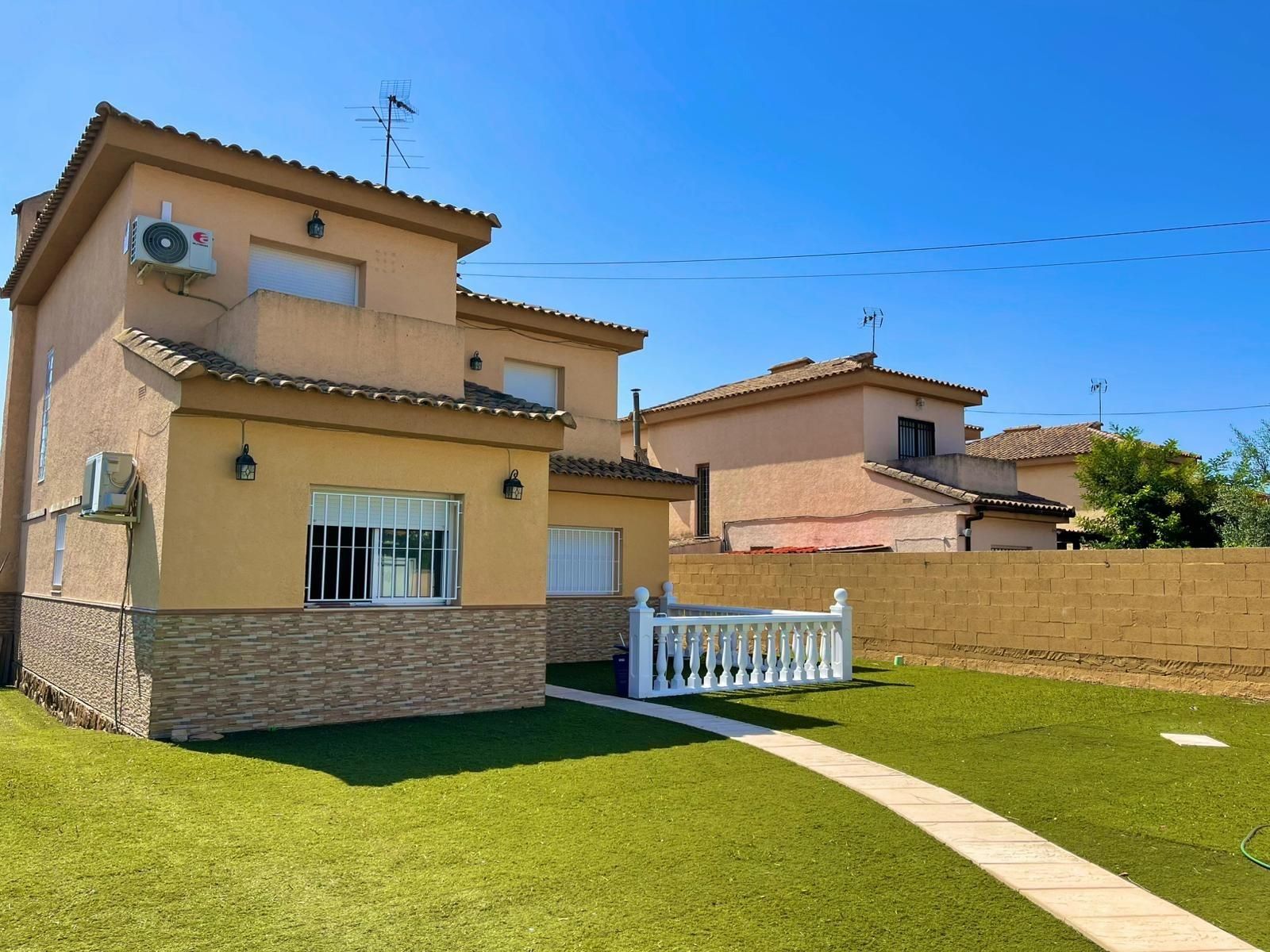 House or chalet for sale in Calle de Pou del Marquès, El Paraíso - Los Almendros