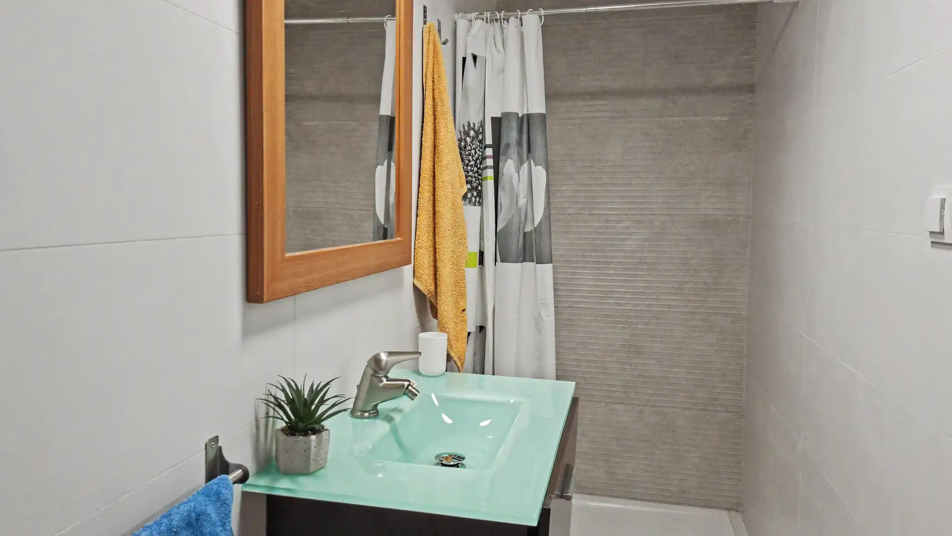 Bathroom of Flat for sale in Vilallonga / Villalonga  with Air Conditioner, Heating and Terrace
