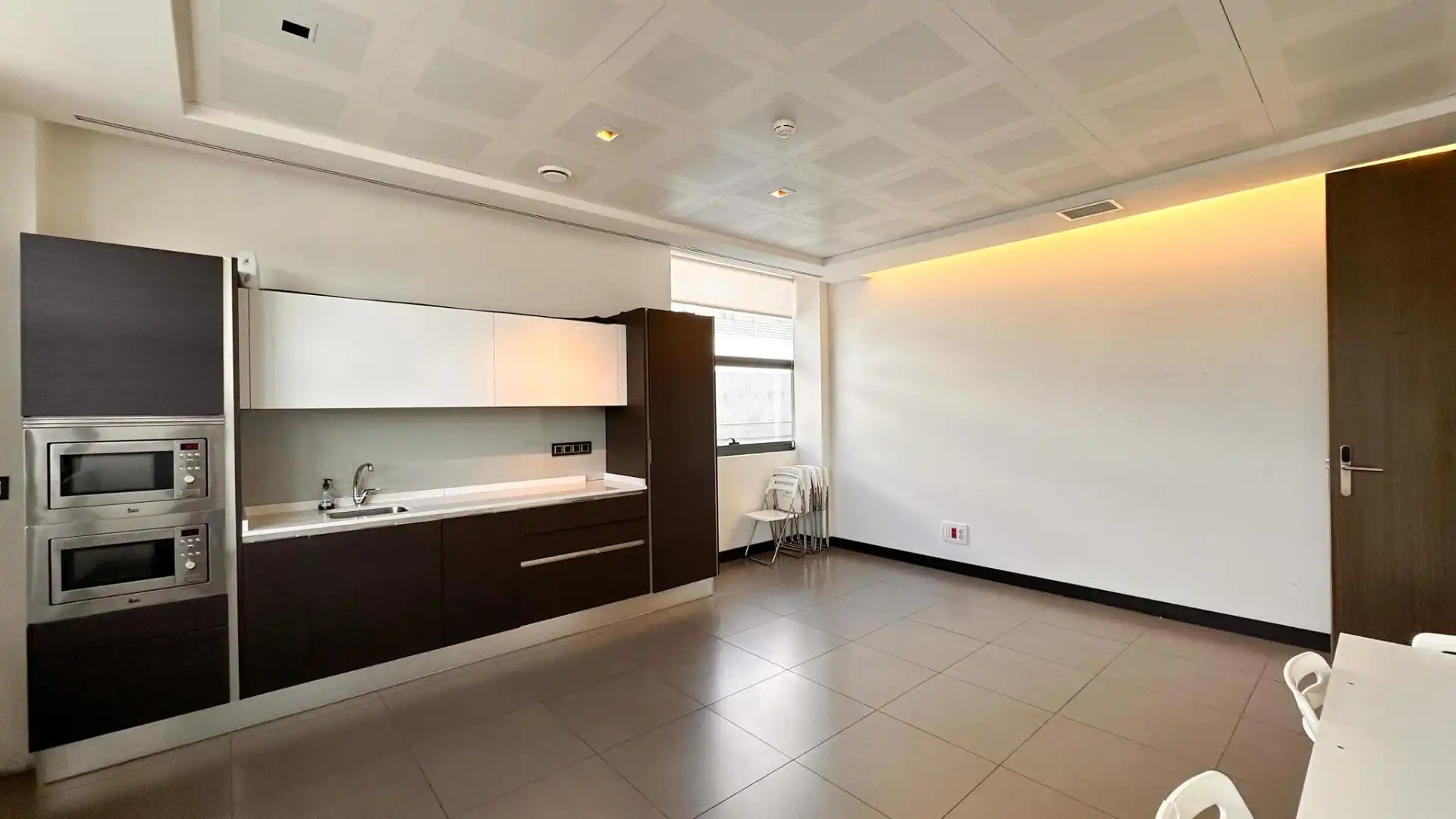 Kitchen of Office for rent in Villaviciosa de Odón
