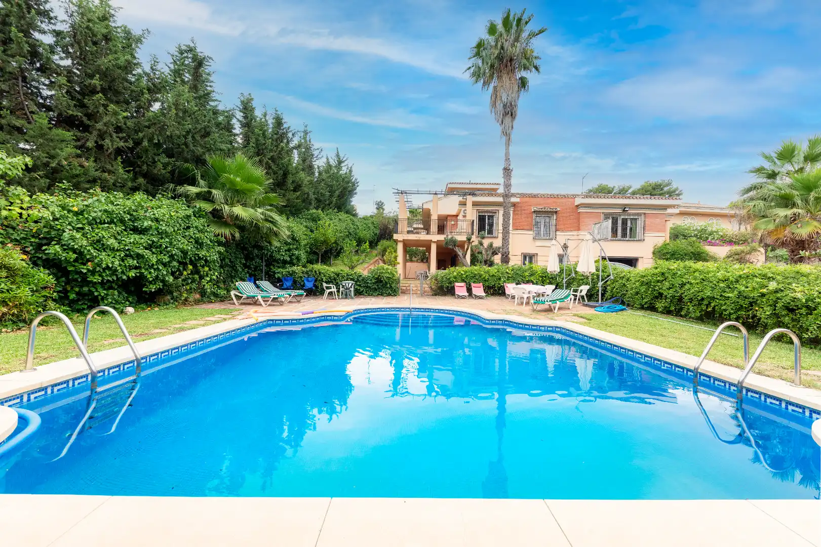 Piscina de Casa o chalet en venta en Málaga con Aire acondicionado, Calefacción y Jardín privado