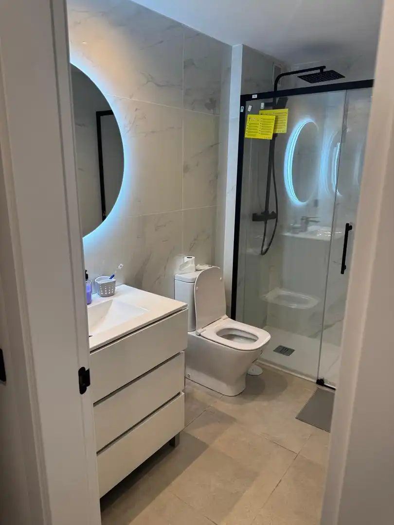 Baño de Apartamento de alquiler en Marbella