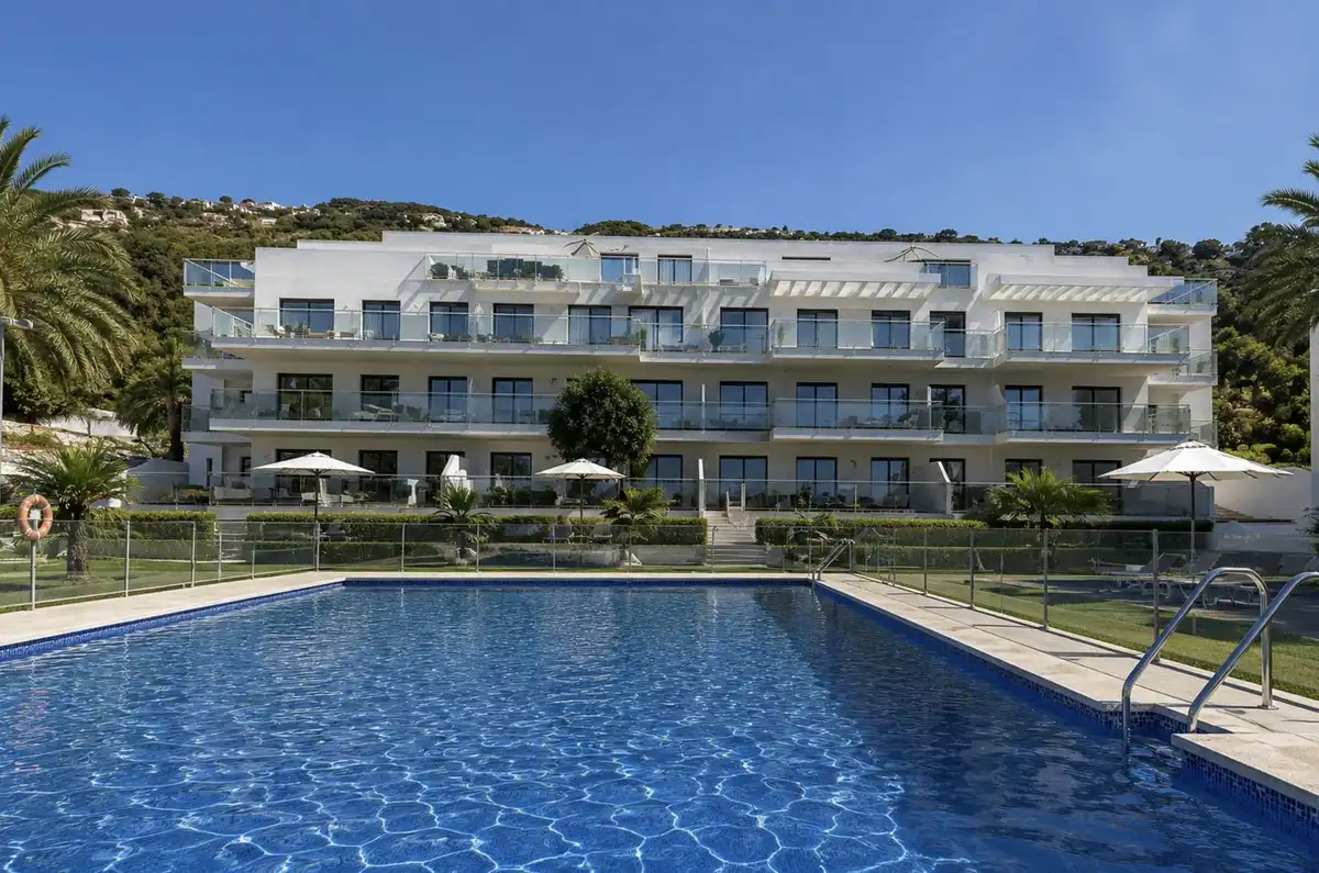 Piscina de Planta baixa en venda en Mijas amb Aire condicionat, Terrassa i Piscina comunitària