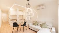 Living room of Flat for sale in  Madrid Capital  with Air Conditioner, Heating and Furnished