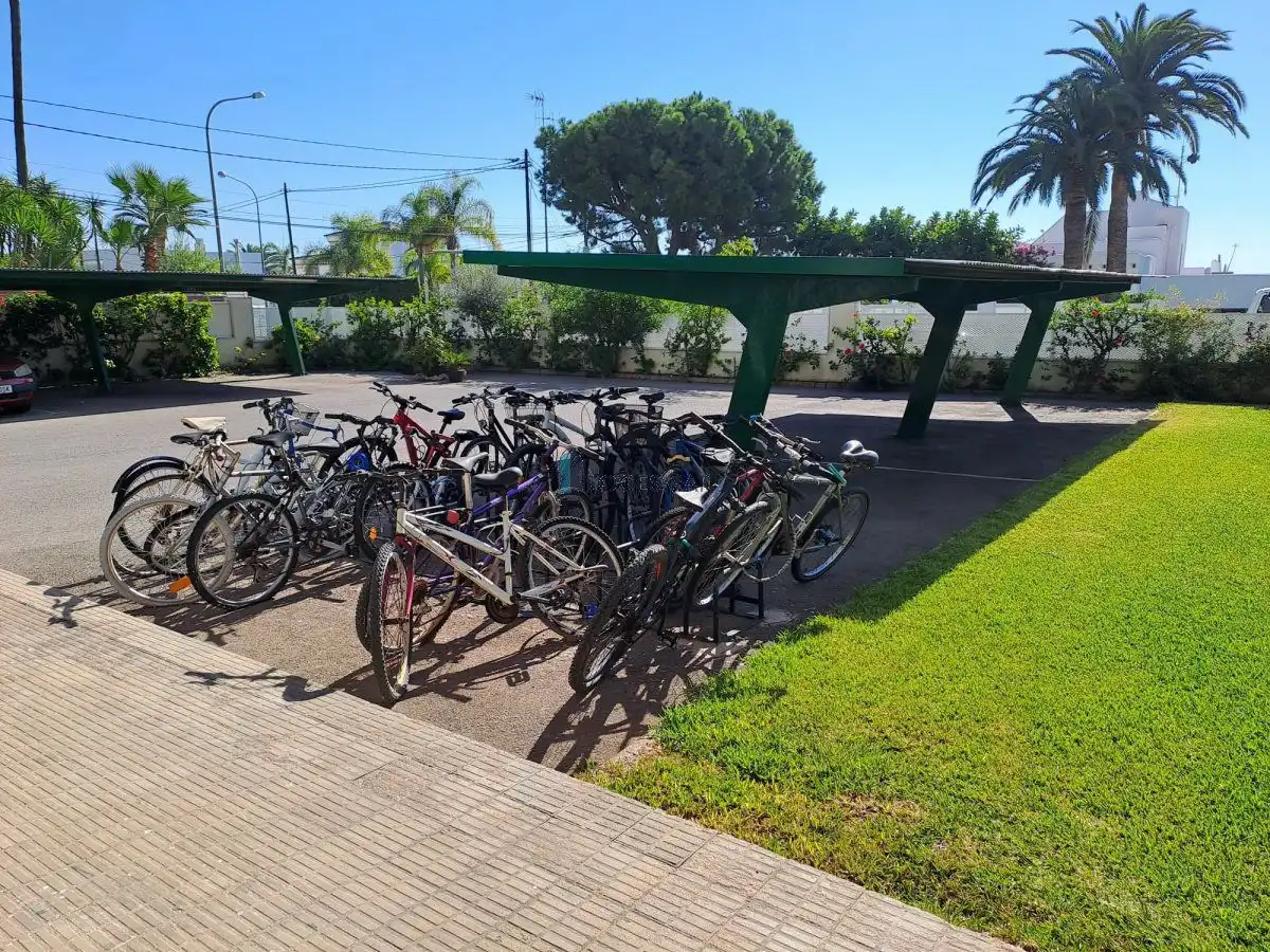 Parking de Apartamento en venta en Benicasim / Benicàssim con Piscina comunitaria