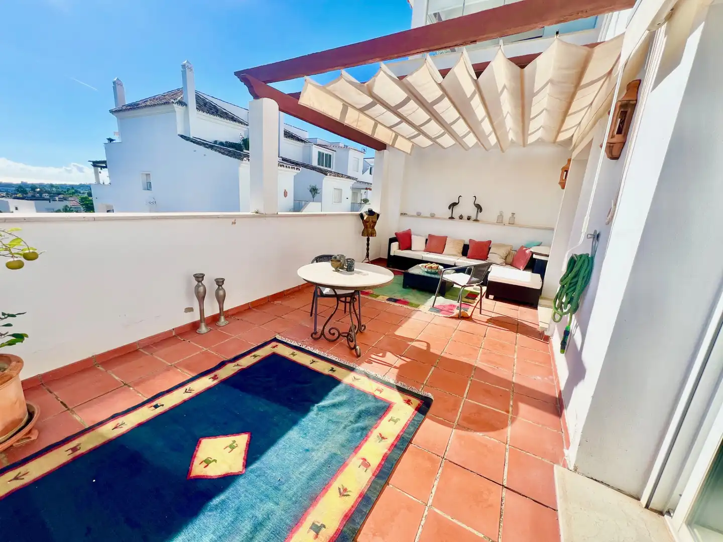 Terrasse von Wohnungen zur Miete in Marbella mit Klimaanlage, Terrasse und Schwimmbad