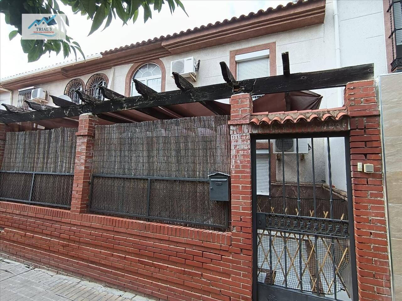 Exterior view of House or chalet for sale in  Sevilla Capital