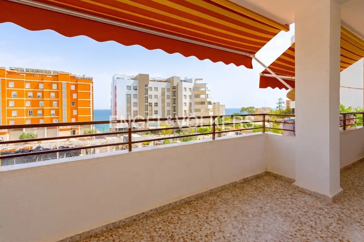 Vista exterior de Piso en venta en Villajoyosa / La Vila Joiosa con Aire acondicionado y Terraza
