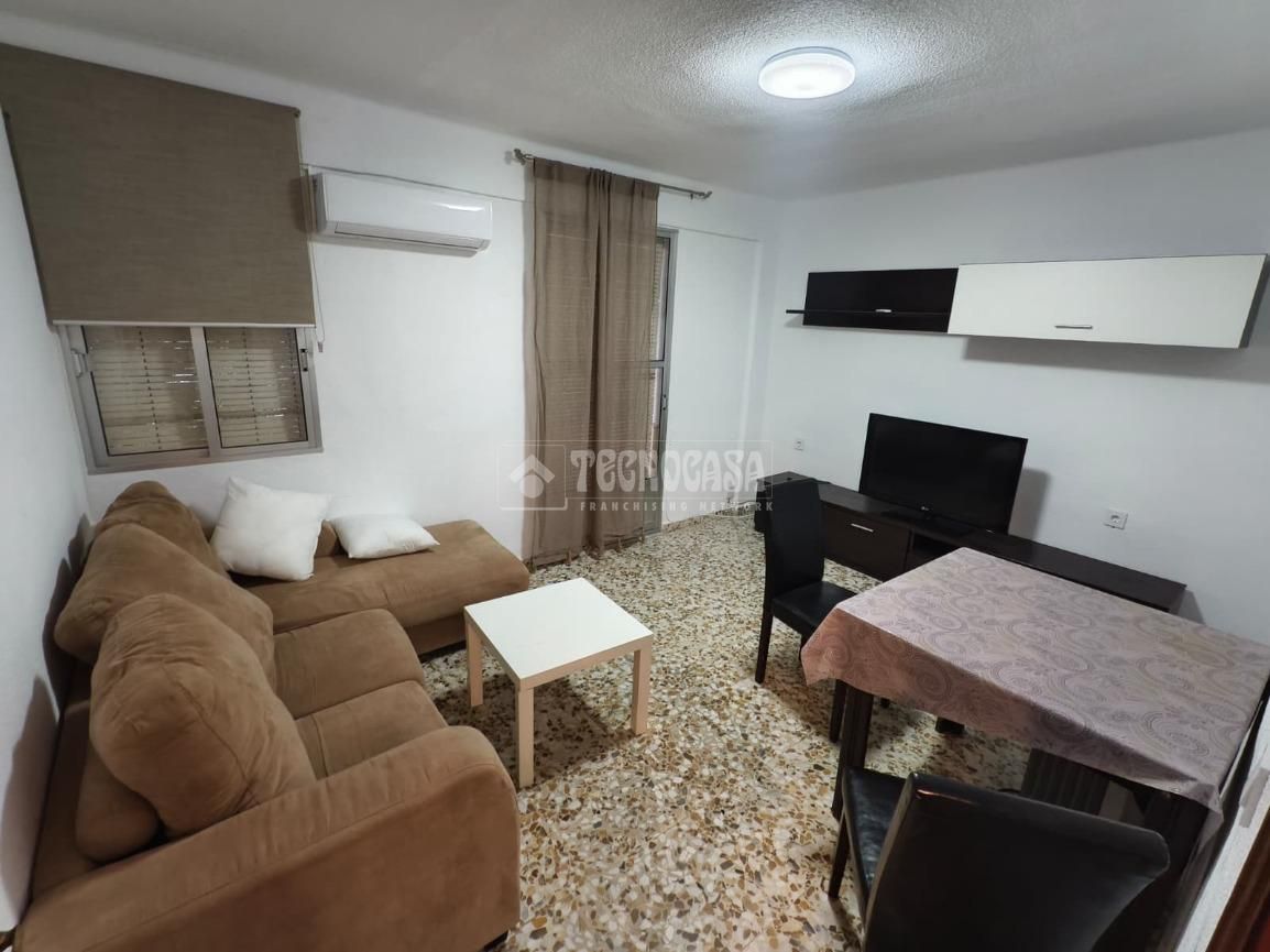 Sala d'estar de Pis en venda en Montilla amb Moblat i Balcó