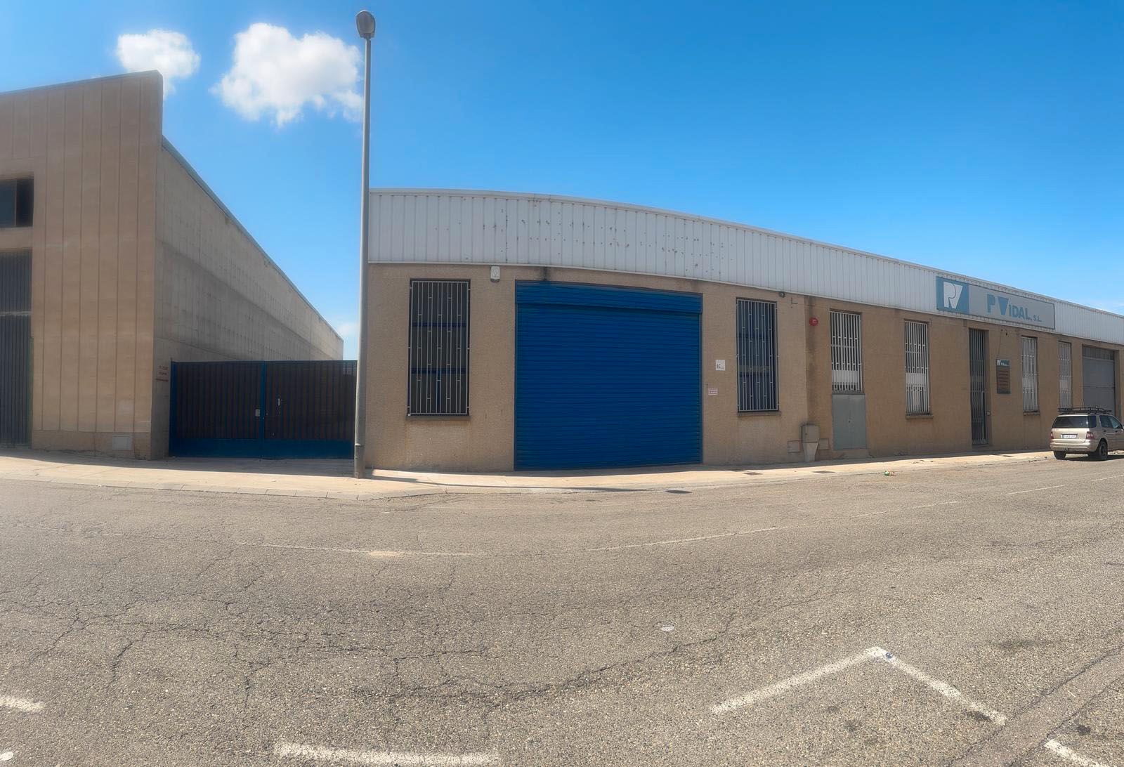 Vista exterior de Nau industrial en venda en Tàrrega amb Calefacció