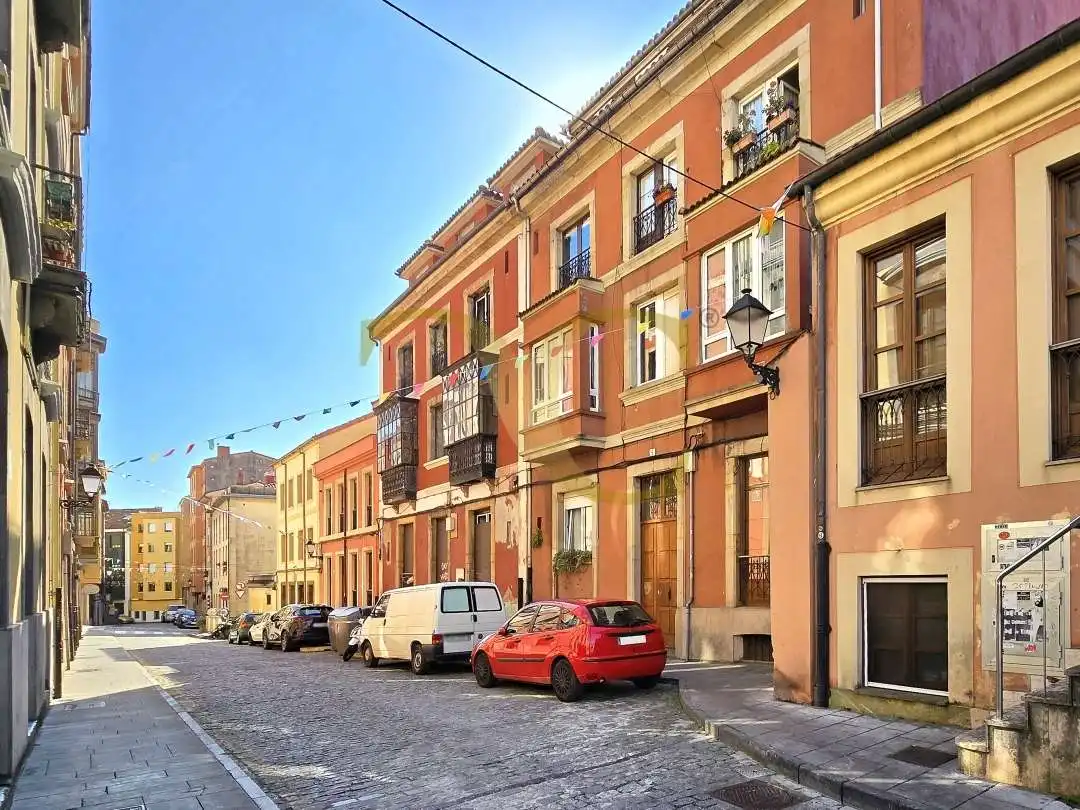 Vista exterior de Piso en venta en Gijón  con Calefacción