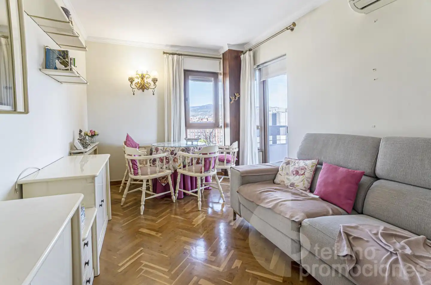 Sala de estar de Piso en venta en Málaga con Aire acondicionado, Parquet y Terraza