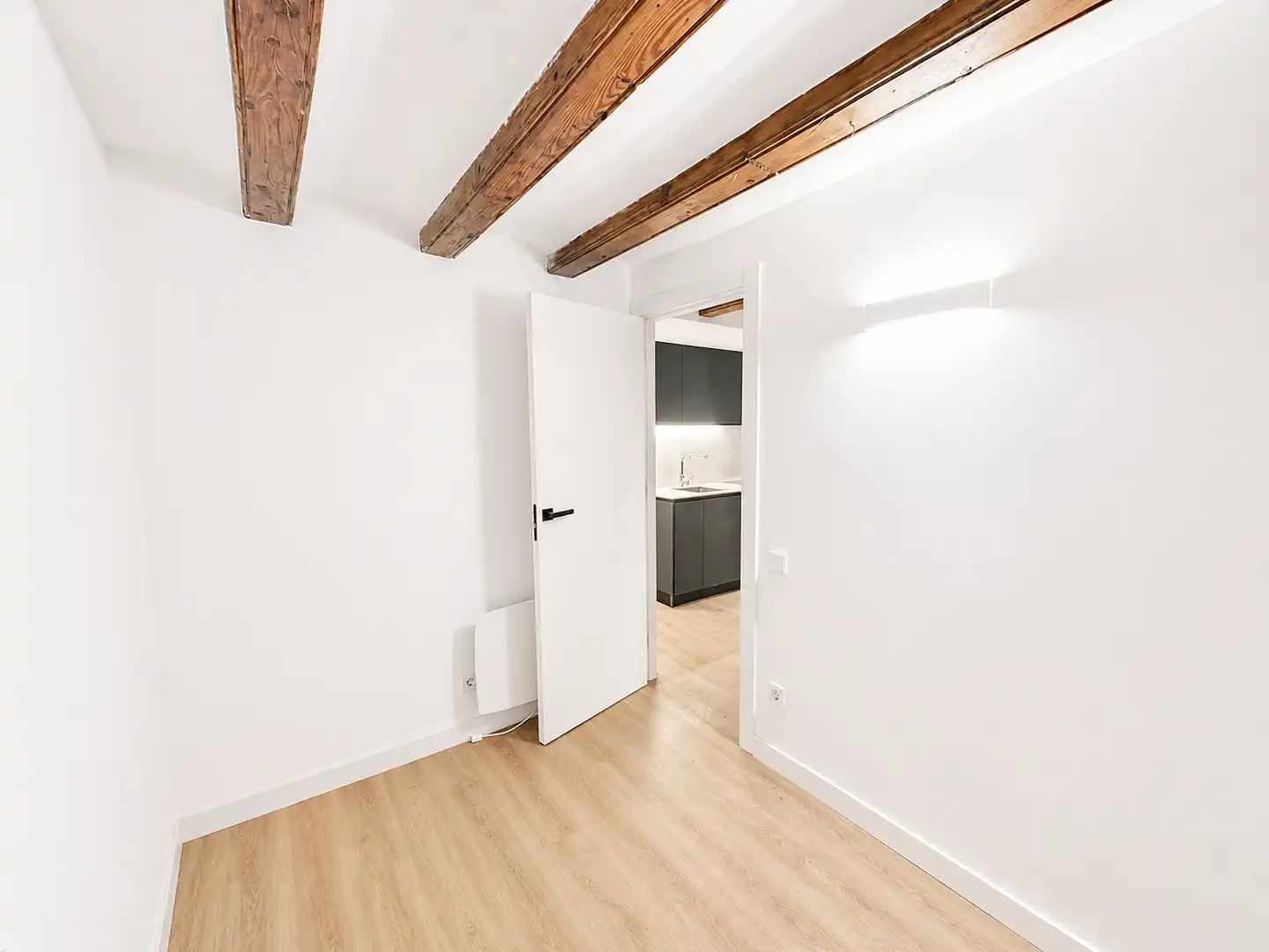 Flat for sale in Carrer de Sant Vicenç, El Raval, Ciutat Vella, Barcelona Capital
