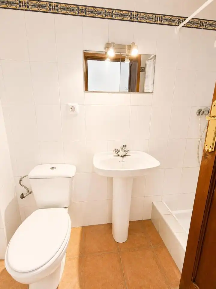 Bany de Casa o xalet en venda en Oliva amb Jardí privat, Terrassa i Traster