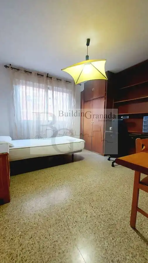 Schlafzimmer von Wohnung zur Miete in Granada mit Terrasse und Möbliert