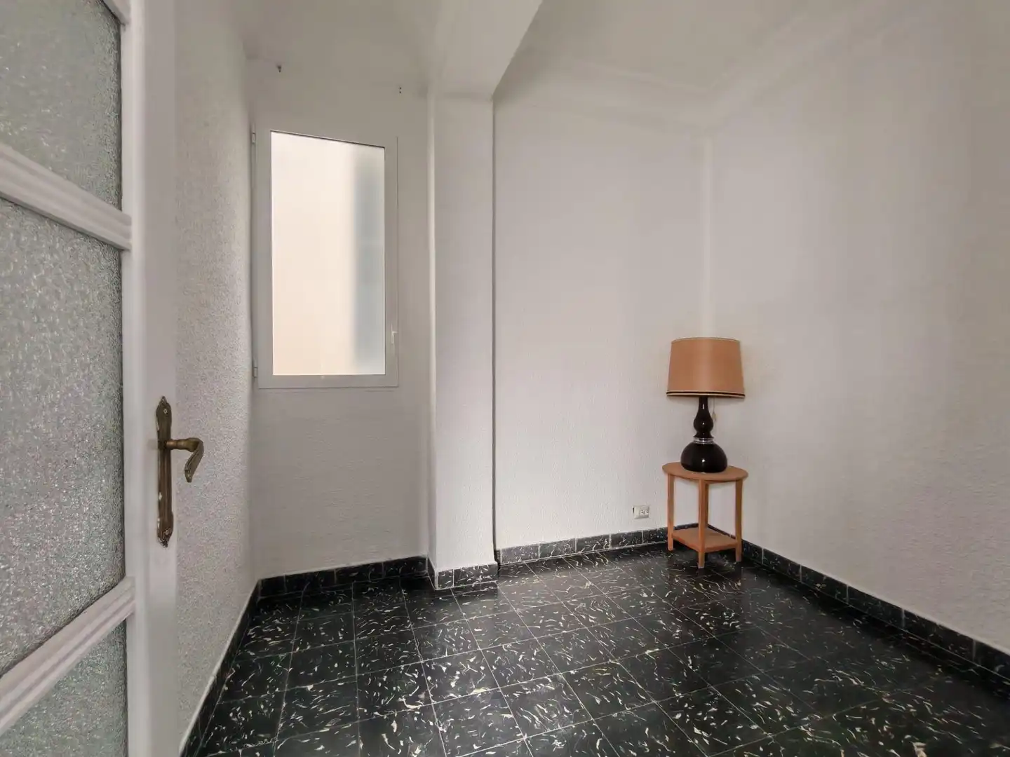 Habitación de Oficina de alquiler en Valencia con Aire acondicionado