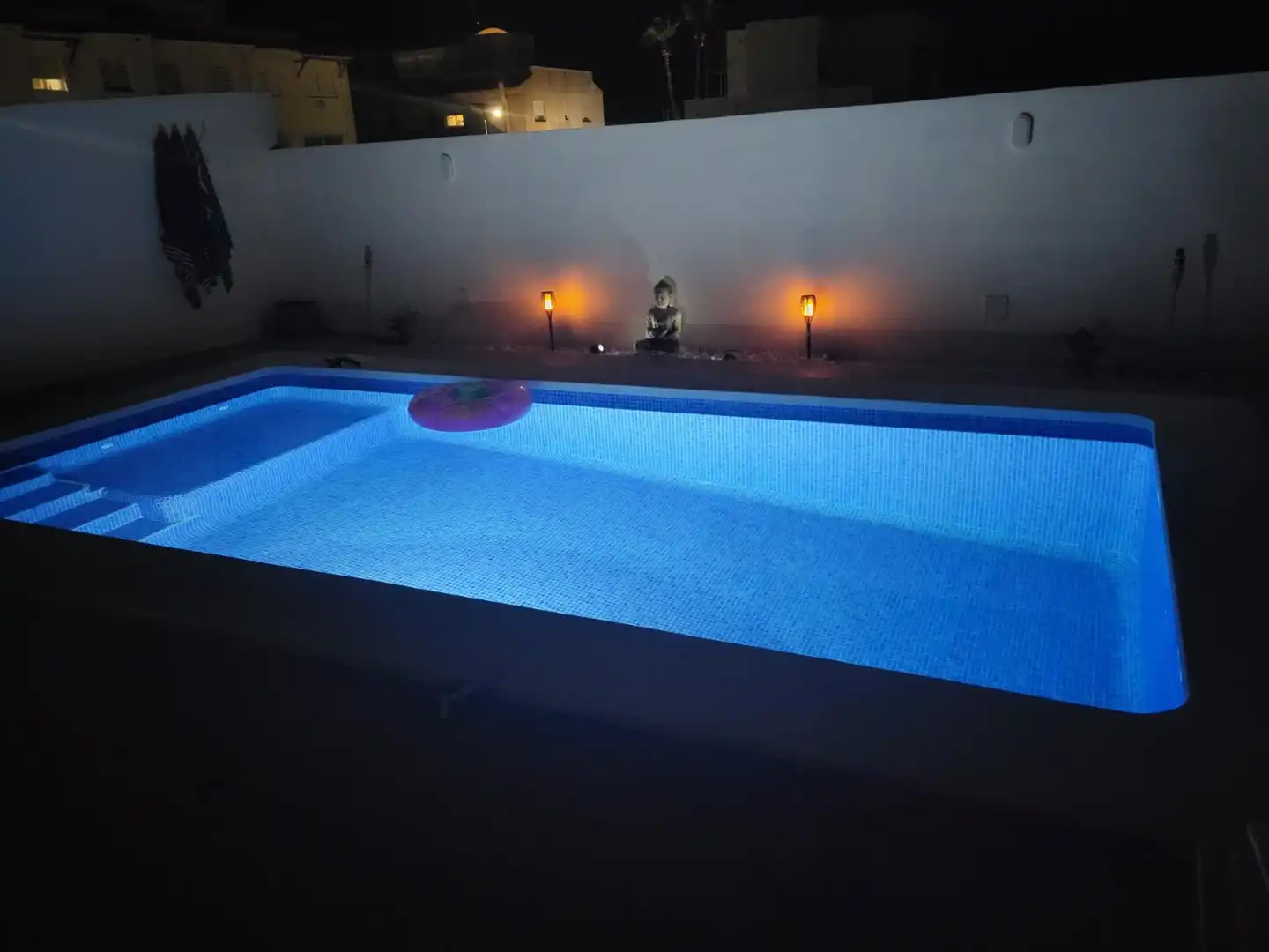 Piscina de Casa adosada en venda en Vinaròs amb Aire condicionat, Calefacció i Jardí privat