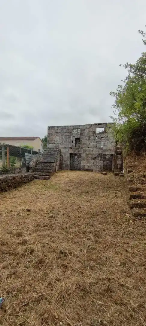 Vista exterior de Terreno en venta en Beade 