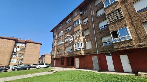 Foto 2 de Piso en venta en Cardenal Herrera Oria, Alisal - San Román, Santander