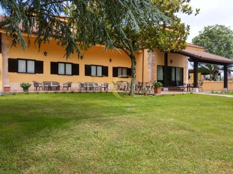 Jardín de Edificio en venta en Llanes