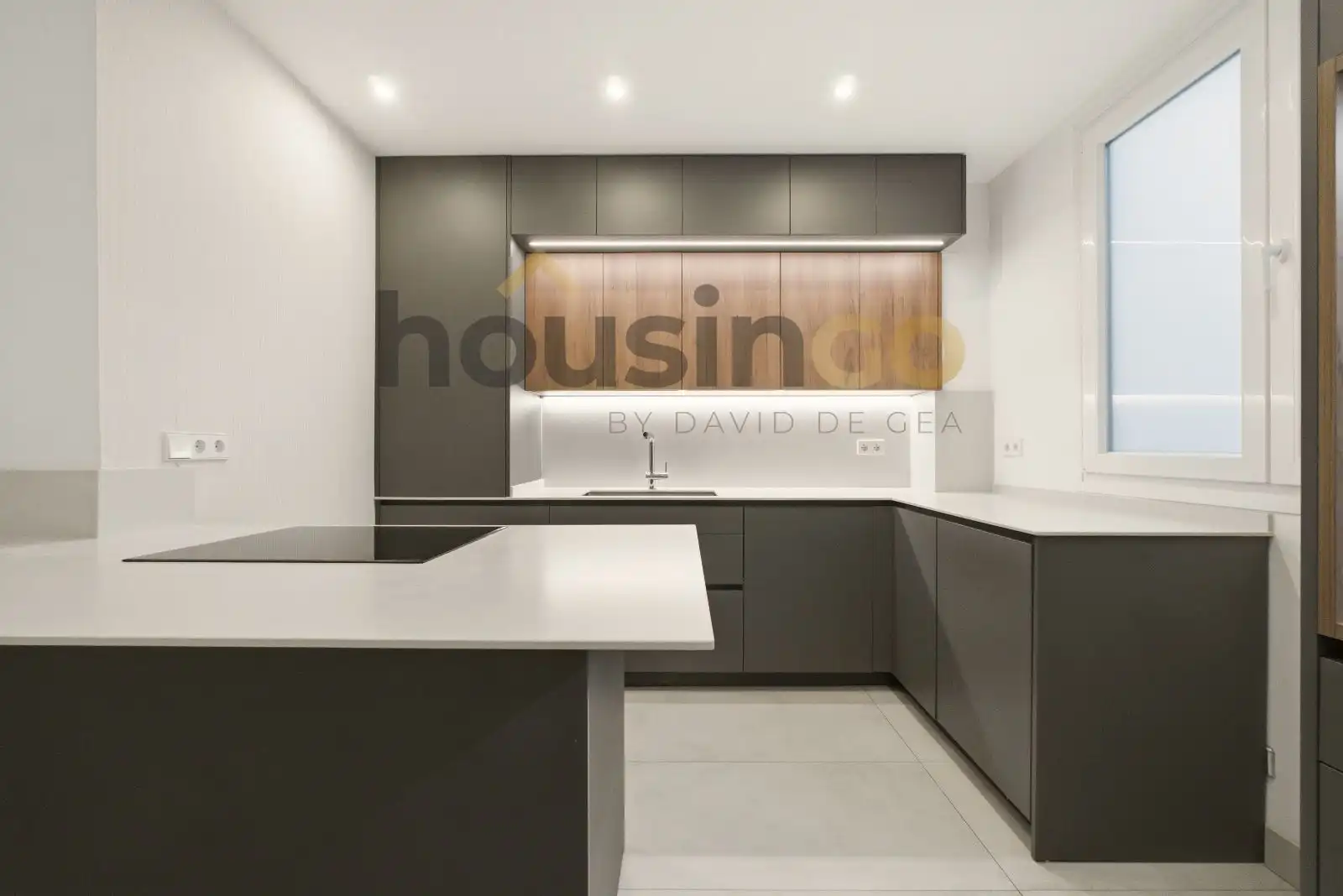 Kitchen of Flat for sale in Madrid  with Air Conditioner, Heating and Storage room