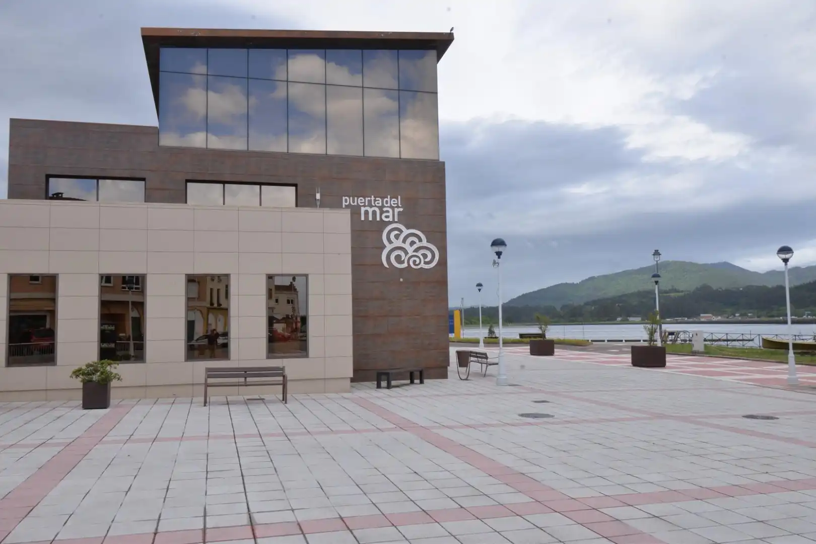 Vista exterior de Casa o chalet en venta en Soto del Barco con Calefacción, Terraza y Balcón