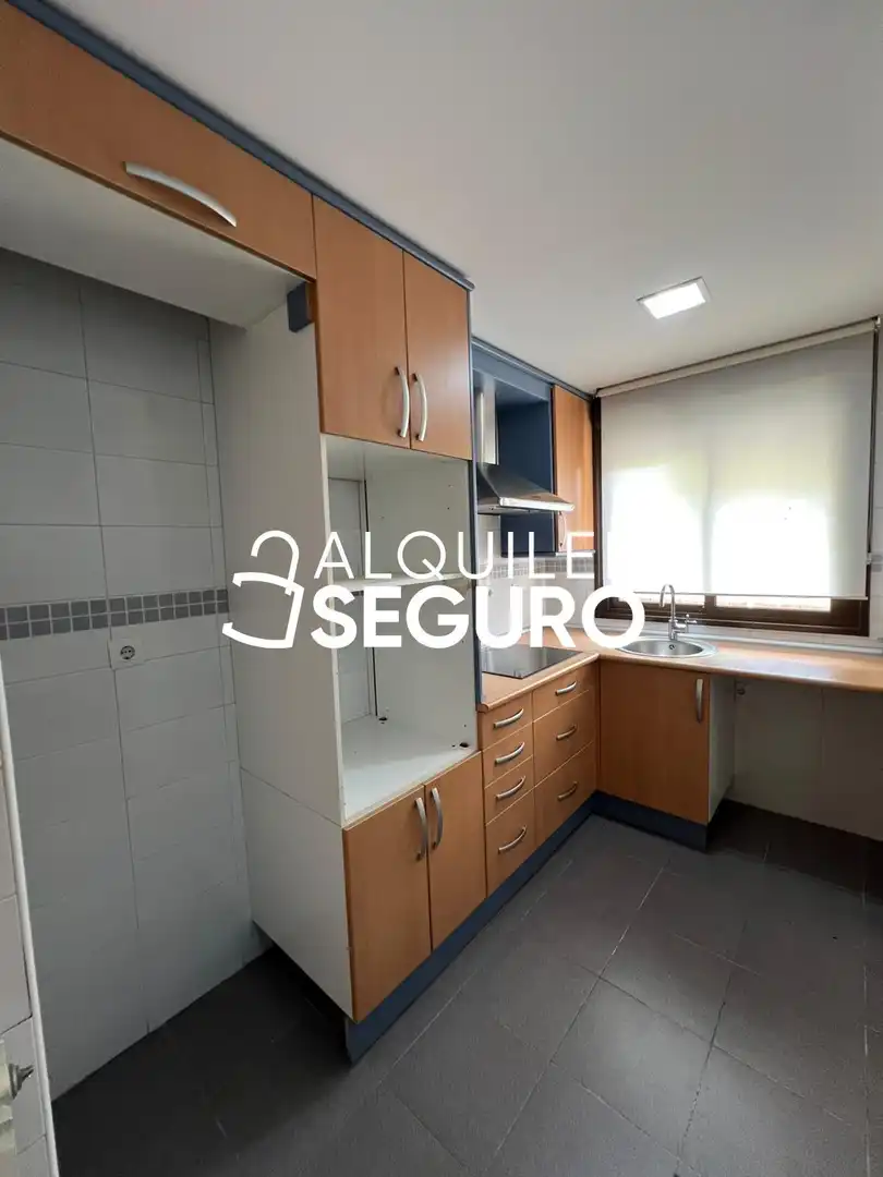 Kitchen of Flat for rent in San Sebastián de los Reyes  with Air Conditioner, Heating and Terrace