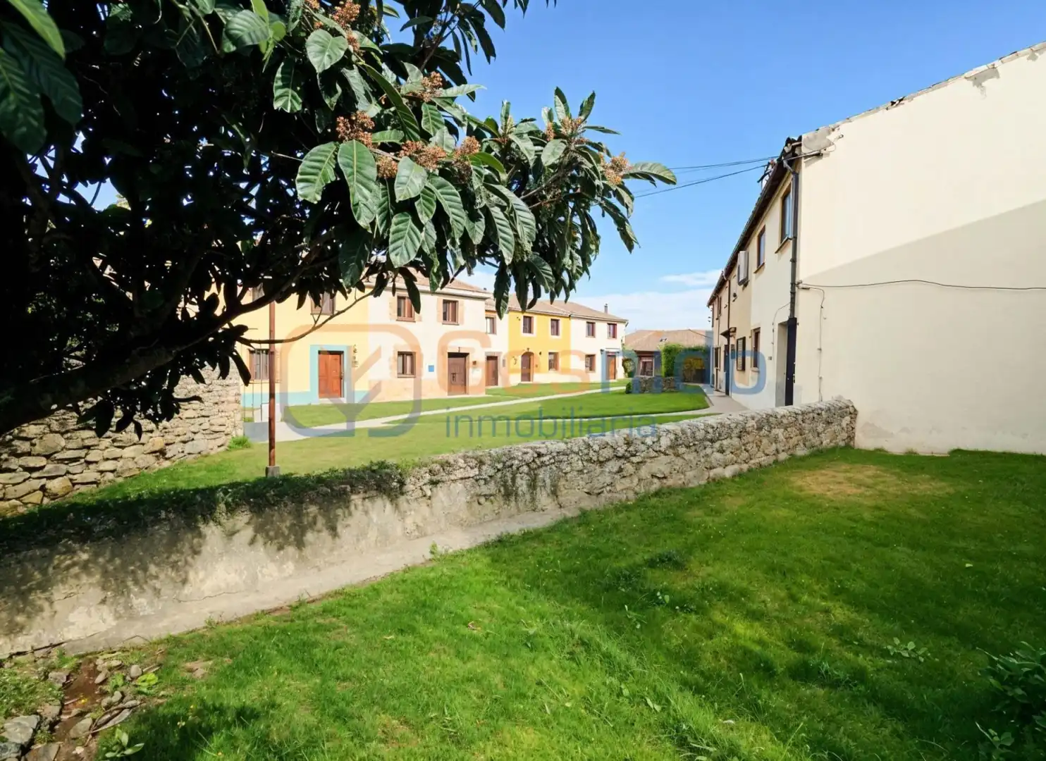 Außenansicht von Haus oder Chalet zum Verkauf in Torrecaballeros mit Heizung, Parkett und Abstellraum