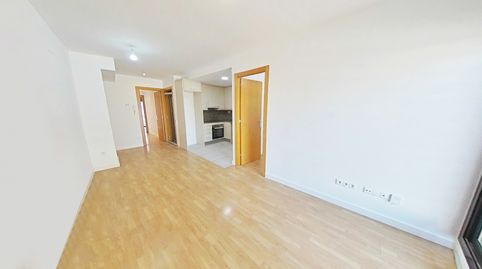 Foto 4 de Apartamento en venta en C/ Joan Maragall, Mercat, Rubí