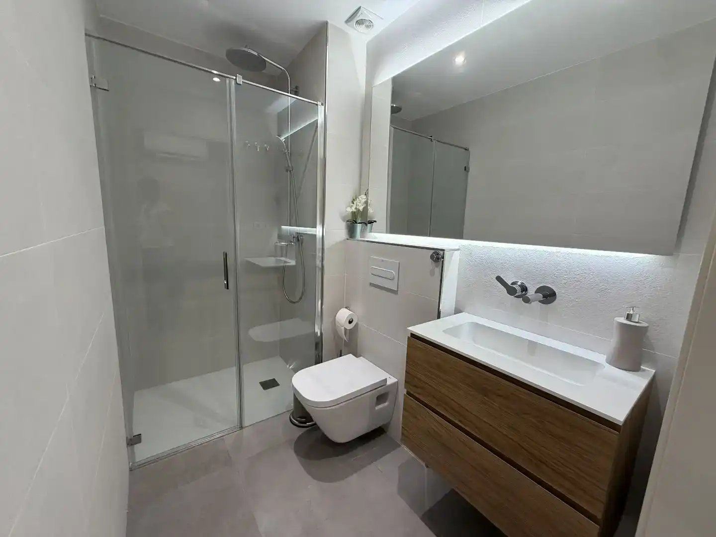 Baño de Casa adosada en venta en Sabadell con Aire acondicionado, Trastero y Balcón