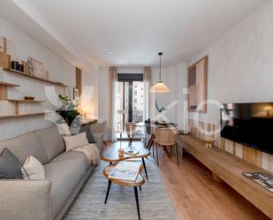 Sala d'estar de Apartament de lloguer en  Madrid Capital amb Aire condicionat, Calefacció i Terrassa