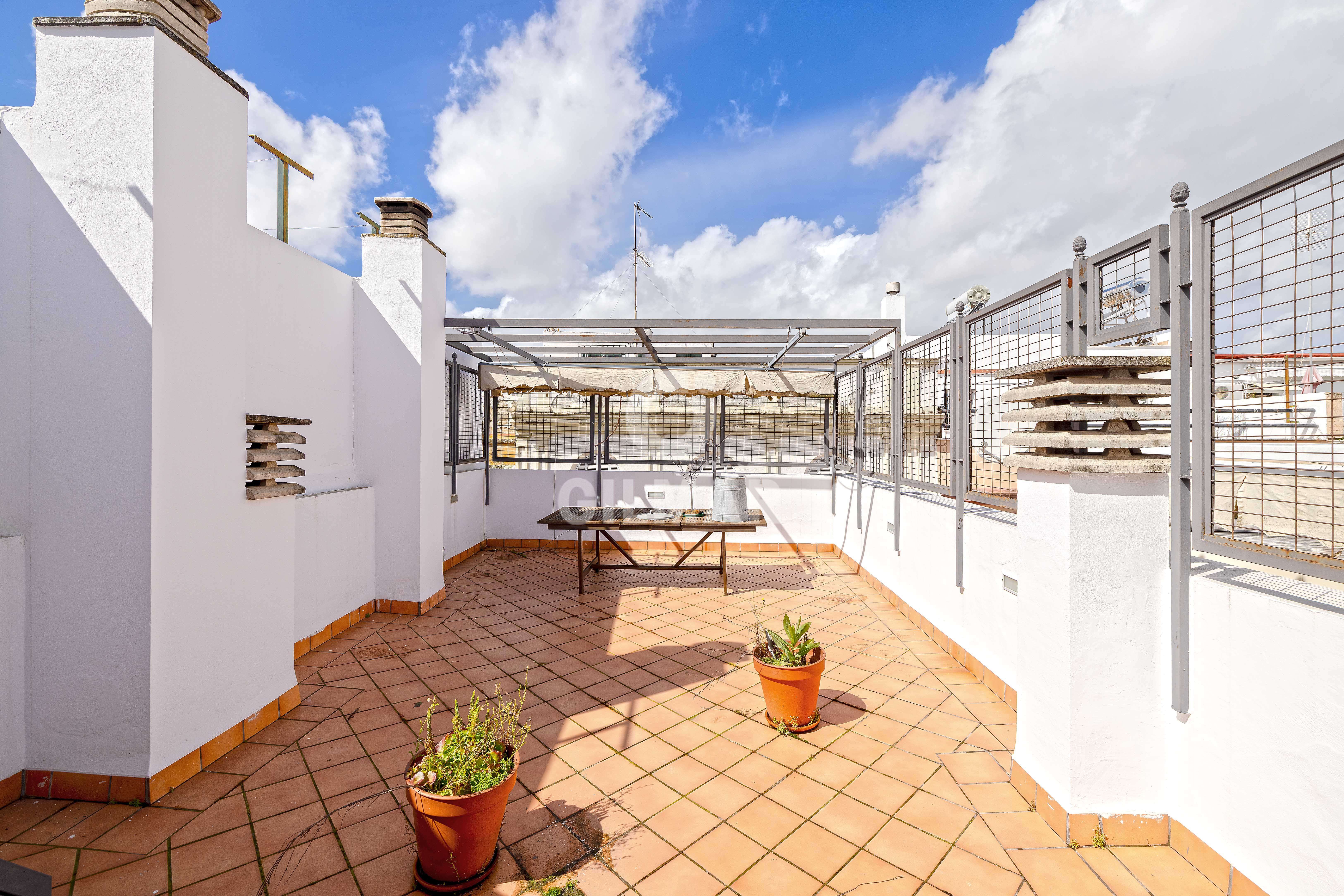 Terrace of House or chalet for sale in  Sevilla Capital  with Heating