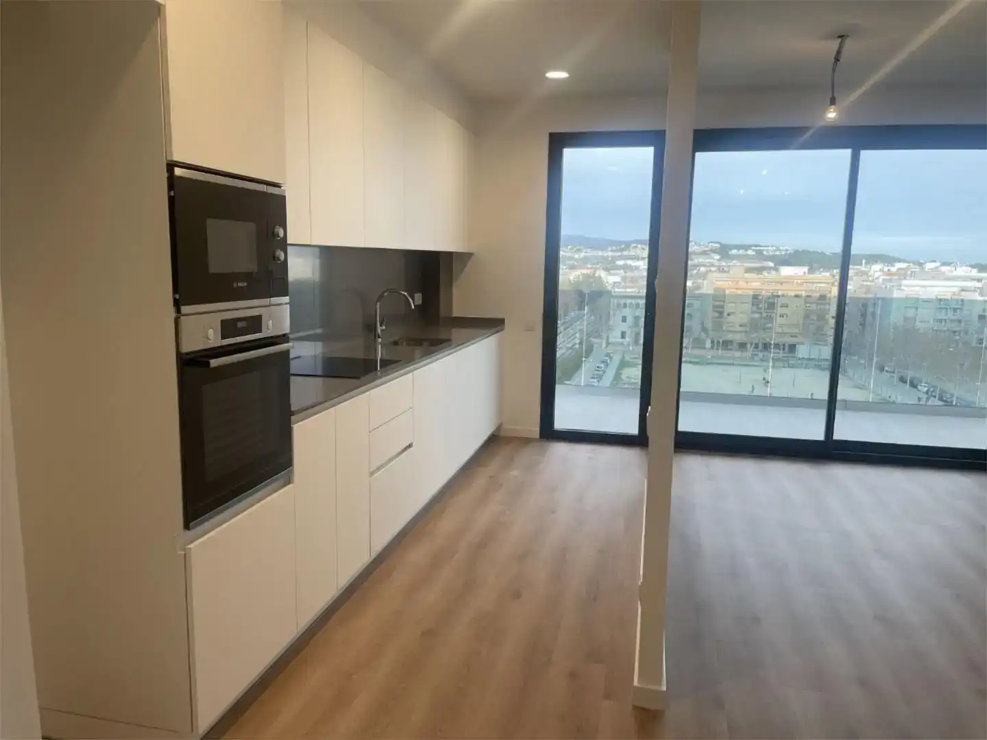 Cocina de Piso en venta en Vilanova i la Geltrú con Aire acondicionado y Piscina