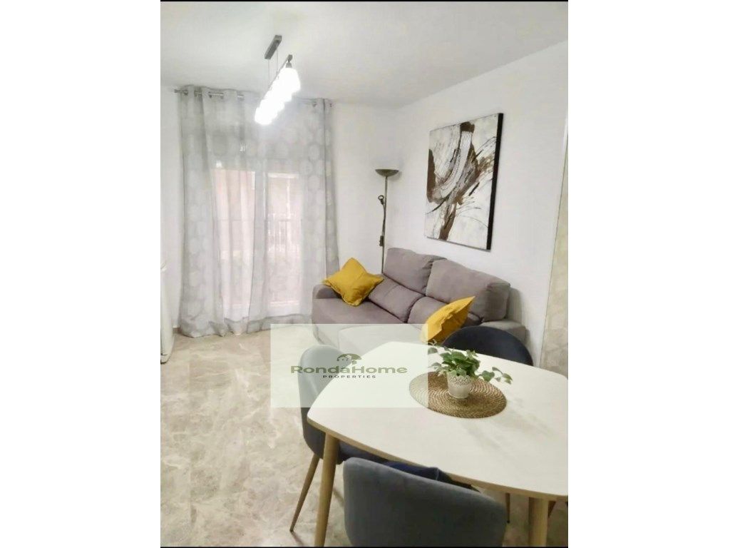 Bedroom of Flat for sale in Fuengirola