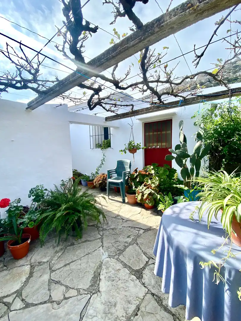 Detached house with garden for sale in Facinas