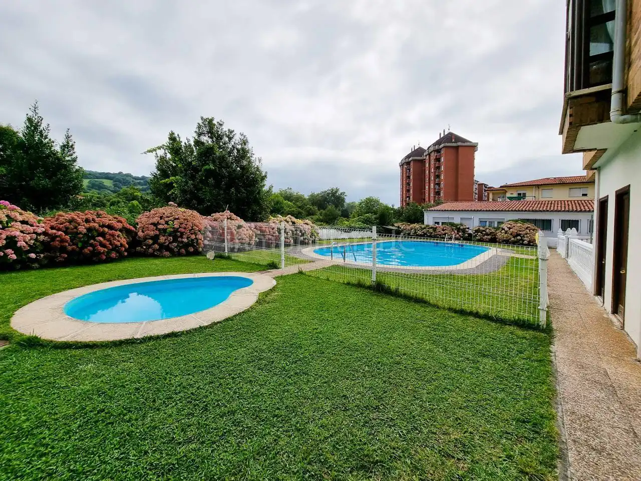 Swimming pool of Flat for share in Laredo  with Heating and Furnished