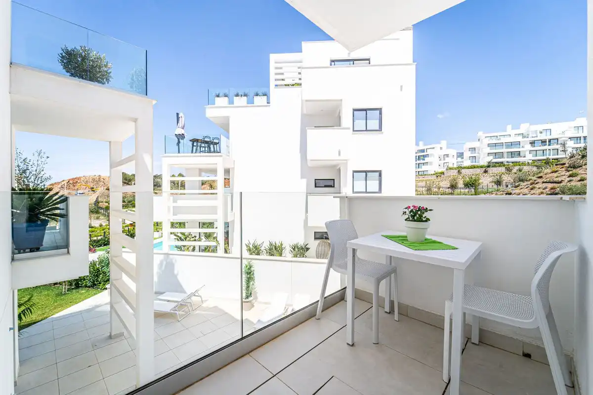 Terraza de Apartamento en venta en Fuengirola con Aire acondicionado, Trastero y Piscina comunitaria