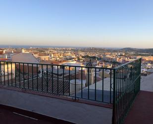 Vista exterior de Casa o xalet en venda en Vélez-Málaga amb Terrassa, Moblat i Forn