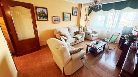 Foto 2 de Piso en venta en Calle Marques de Suances, Versalles, Avilés