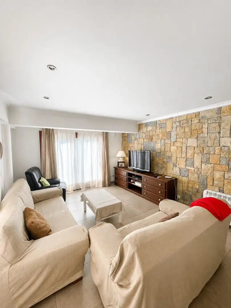 Wohnzimmer von Erdgeschoss zur Miete in Alcúdia mit Klimaanlage, Terrasse und Möbliert