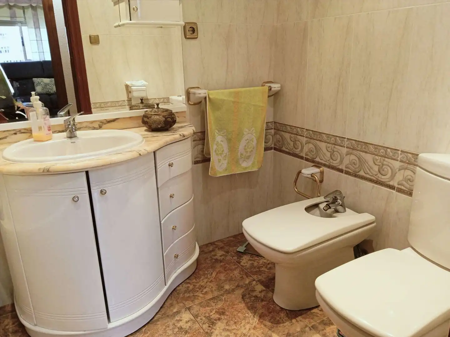 Bathroom of Flat for sale in Zaragoza  with Heating, Terrace and Furnished