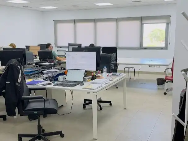 Oficina de lloguer en Avenida Juan Diego