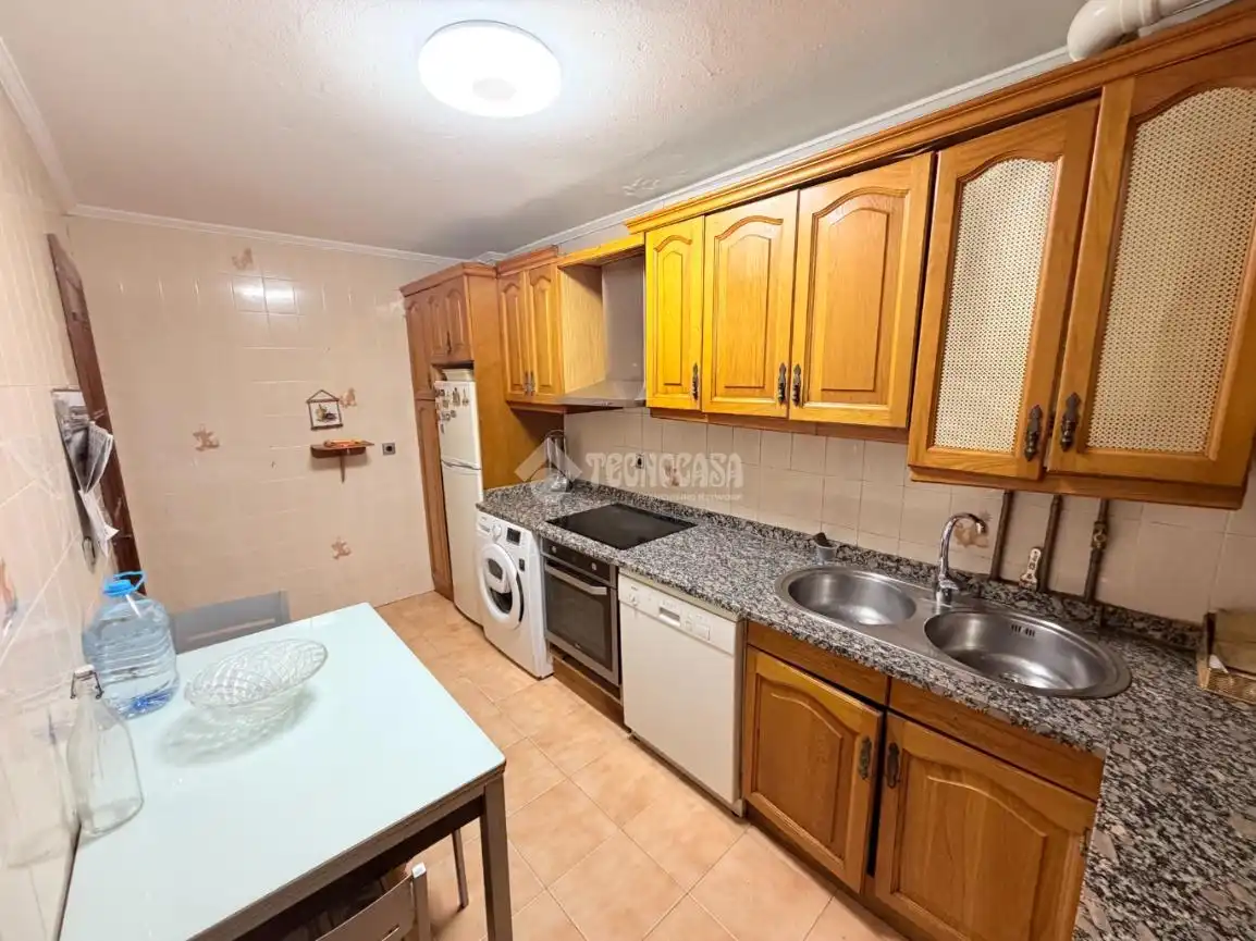 Cocina de Piso en venta en Santander con Calefacción, Parquet y Trastero