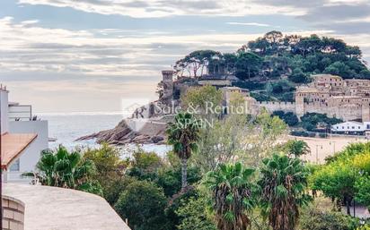 Vista exterior de Pis en venda en Tossa de Mar amb Aire condicionat i Terrassa