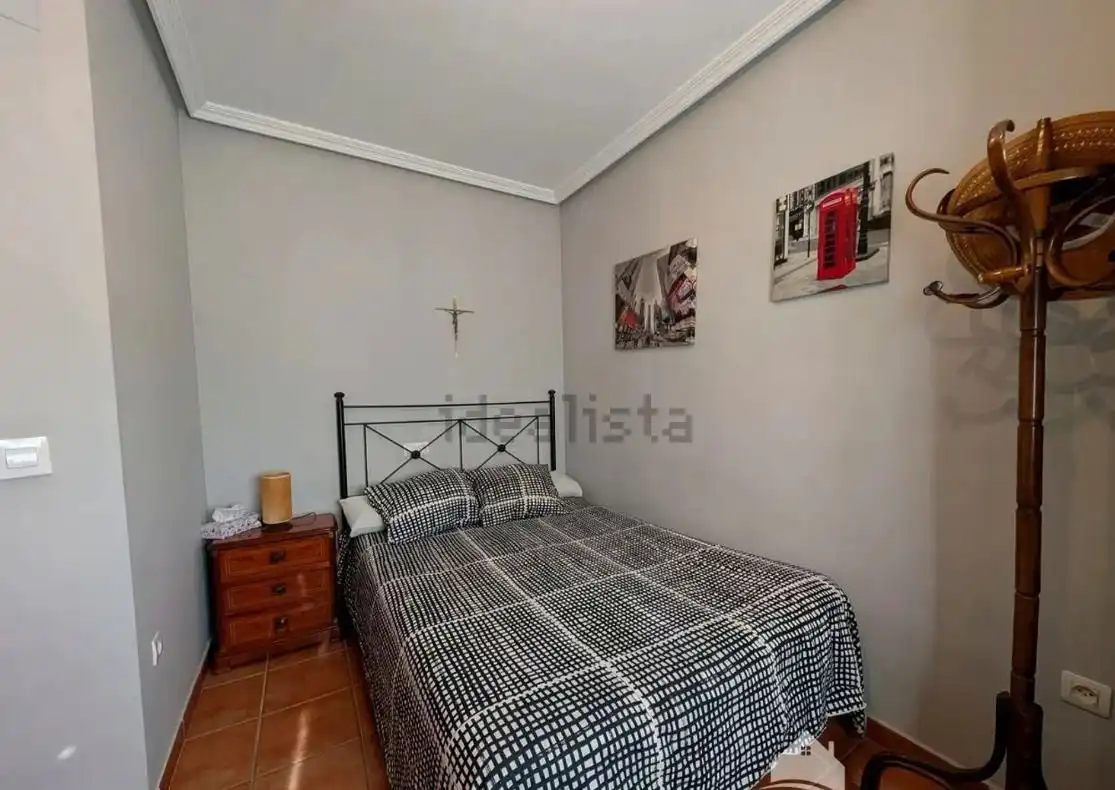 Dormitori de Casa o xalet en venda en Linares amb Terrassa i Balcó