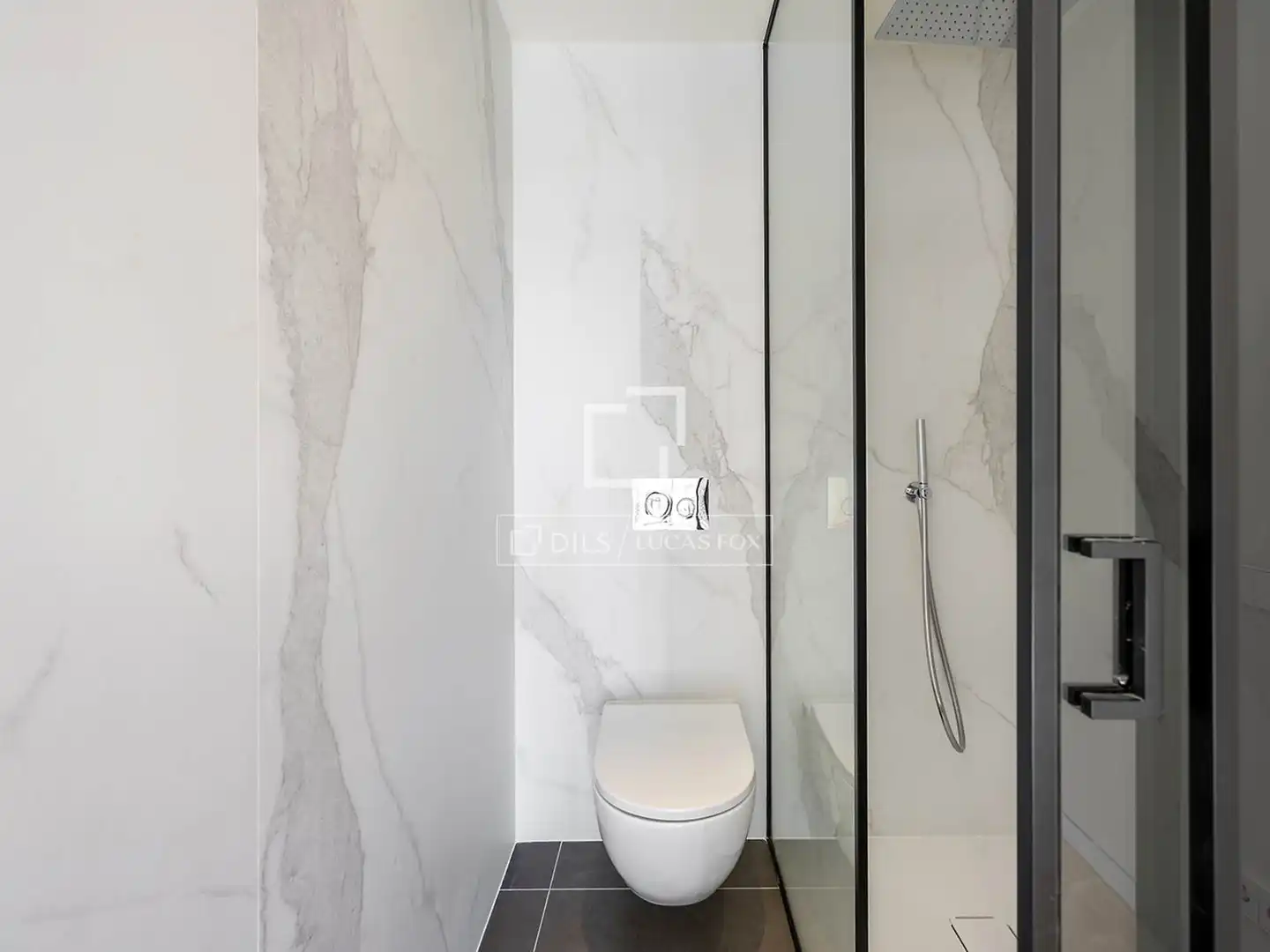 Baño de Piso en venta en Barcelona con Aire acondicionado, Terraza y Piscina