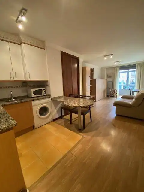 Küche von Wohnung zur Miete in Oviedo  mit Heizung und Möbliert